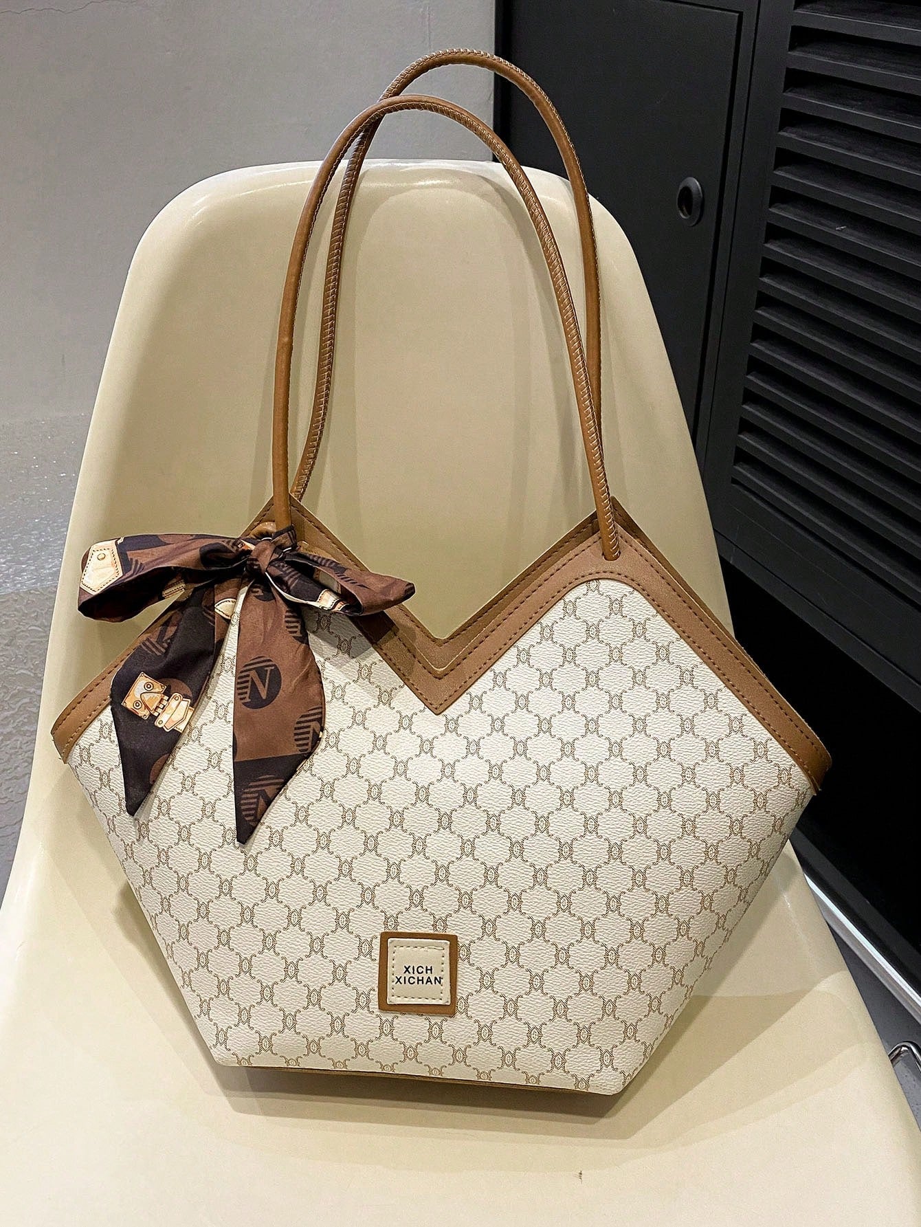 Sac fourre-tout élégant et rétro pour femmes - Vogalia