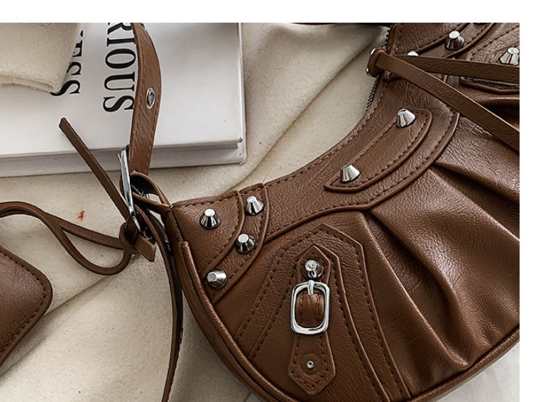 Sac Locomotive à Rivets : Élégance et Polyvalence au Quotidien - Vogalia