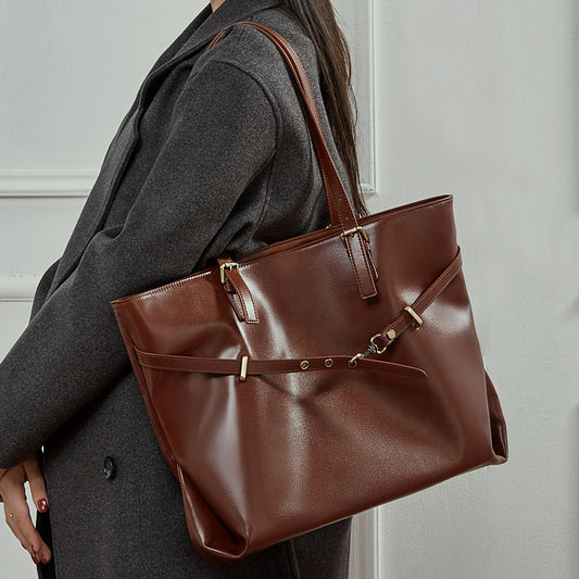 Sac luxe noir : l'accessoire intemporel qui sublime chaque silhouette