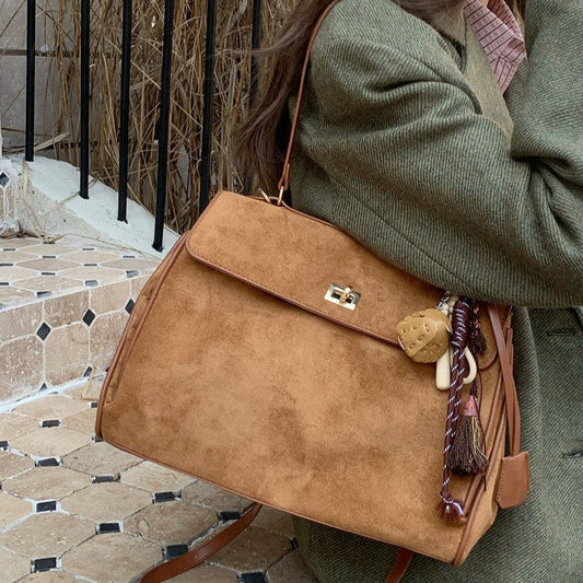 Sac panier femme : l'accessoire incontournable pour un style élégant et bienveillant
