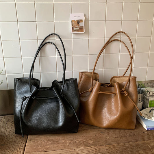 Sac main bandoulière : l'accessoire indispensable qui simplifie votre quotidien