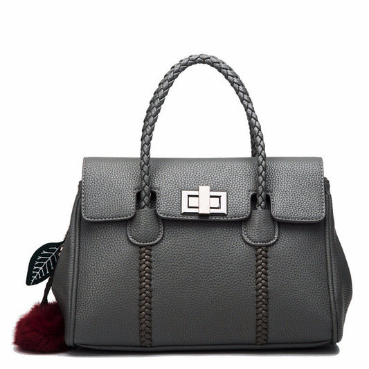 Sac banane femme Zara 2027 : comment porter cette pièce tendance avec élégance