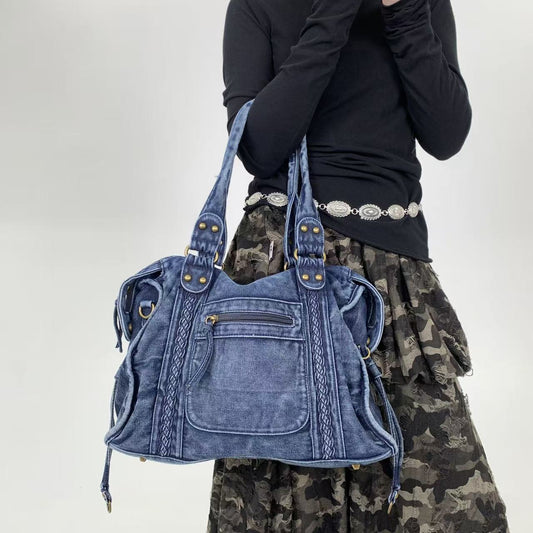 Petit sac à main femme : l'accessoire indispensable qui change tout