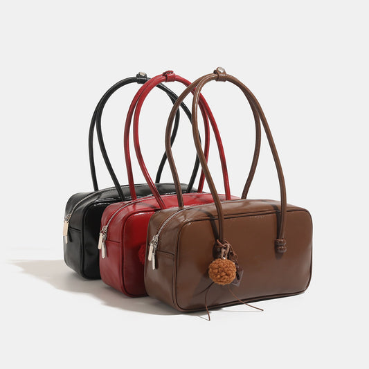 Sac et Pochette : L'Art de Composer son Accessoirerie Féminine avec Élégance