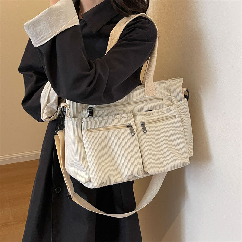 Ségolène détail corduroy bretelle wrap