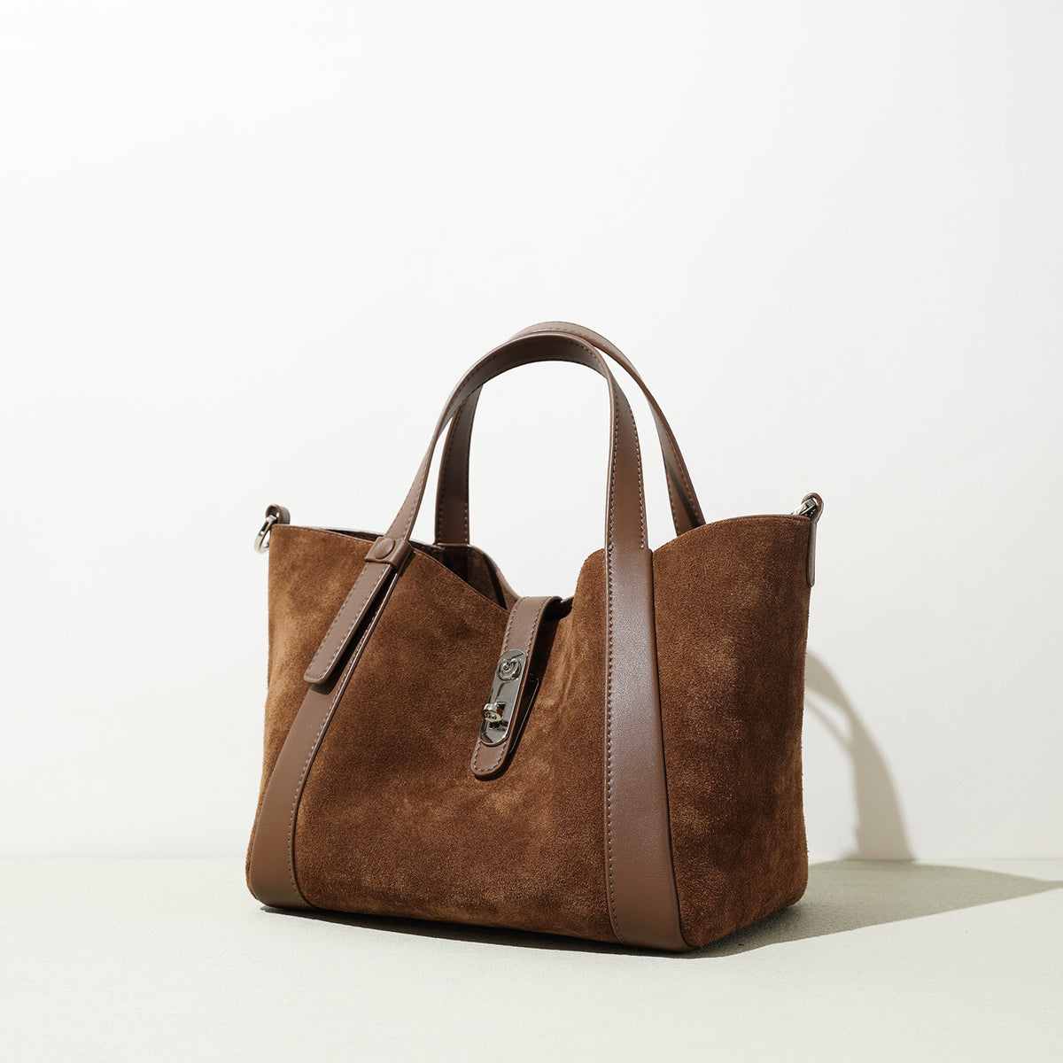 Isadora détail cuir mat véritable