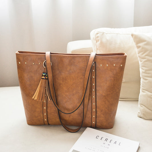 Sac bandoulière noir élégant femme
