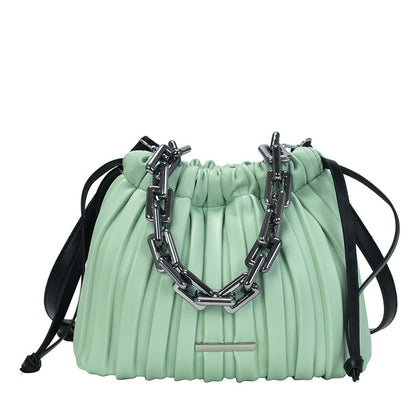 Sac seau plissé chaîne noir