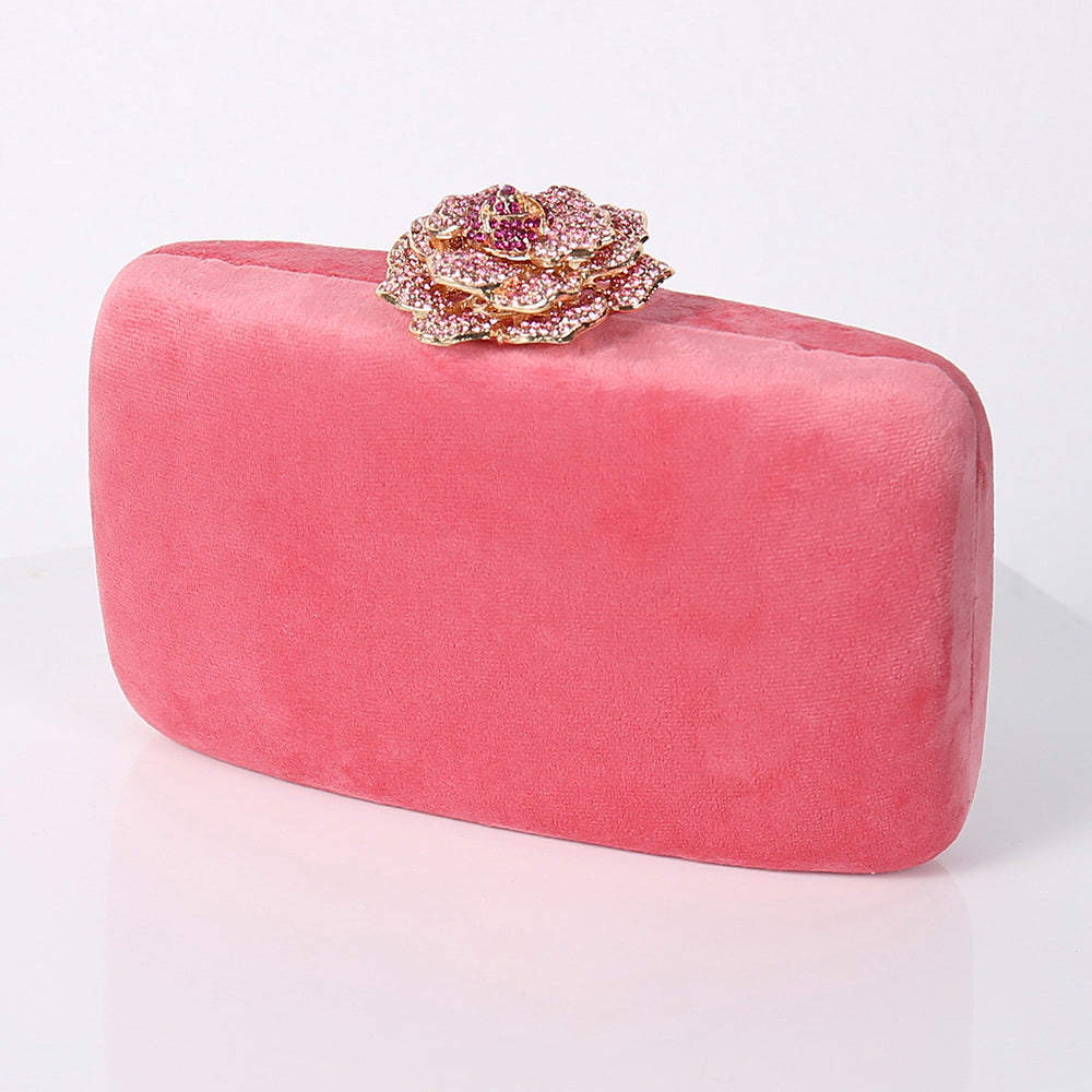 Pochette banquet femme suède dimensions 17.5x13.8cm