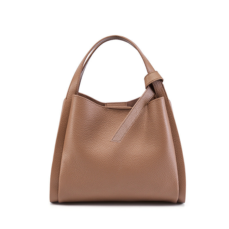 Sac seau cuir portable détail
