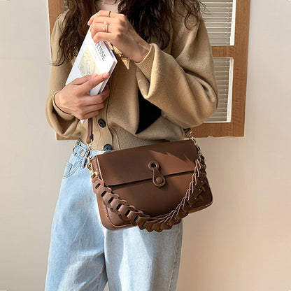 Petit sac carré PU marron tressé