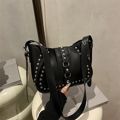 Sac commuter clous 4 coloris