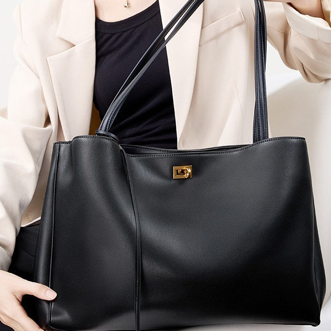 Sac suède détail boucle dorée argentée