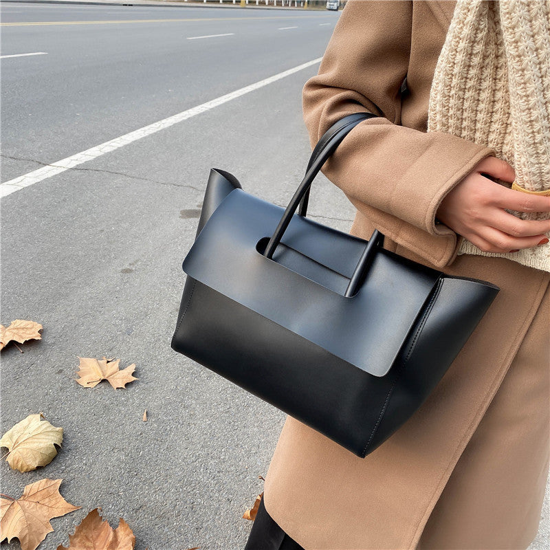 Mia tote carré vertical vue intérieure