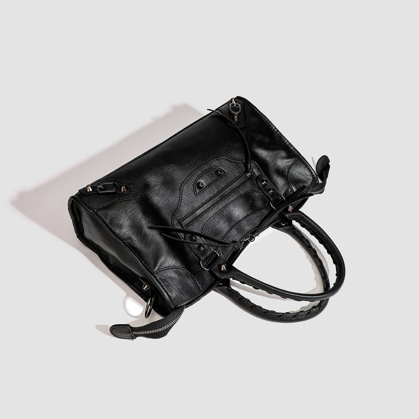 Sac biker clous vue intérieure