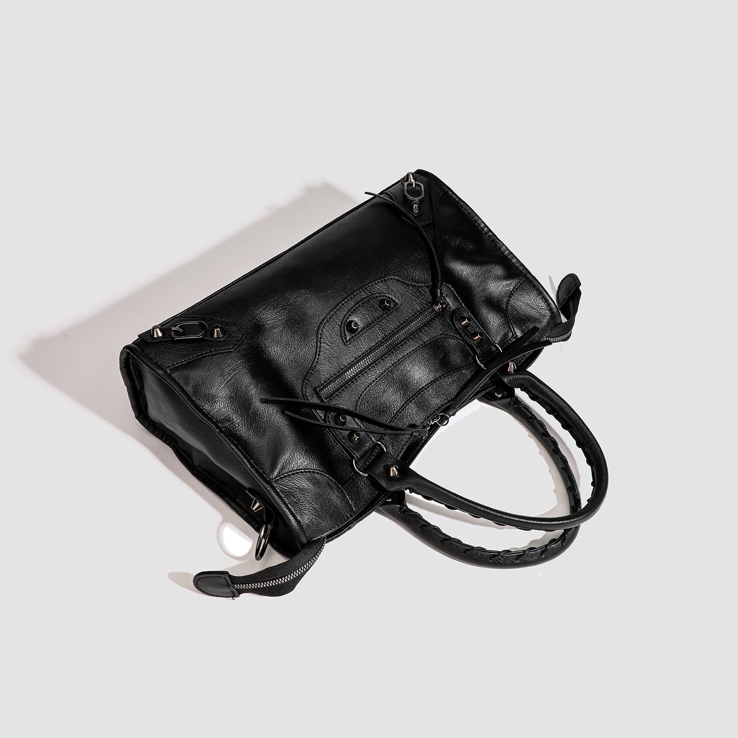 Sac biker clous vue intérieure