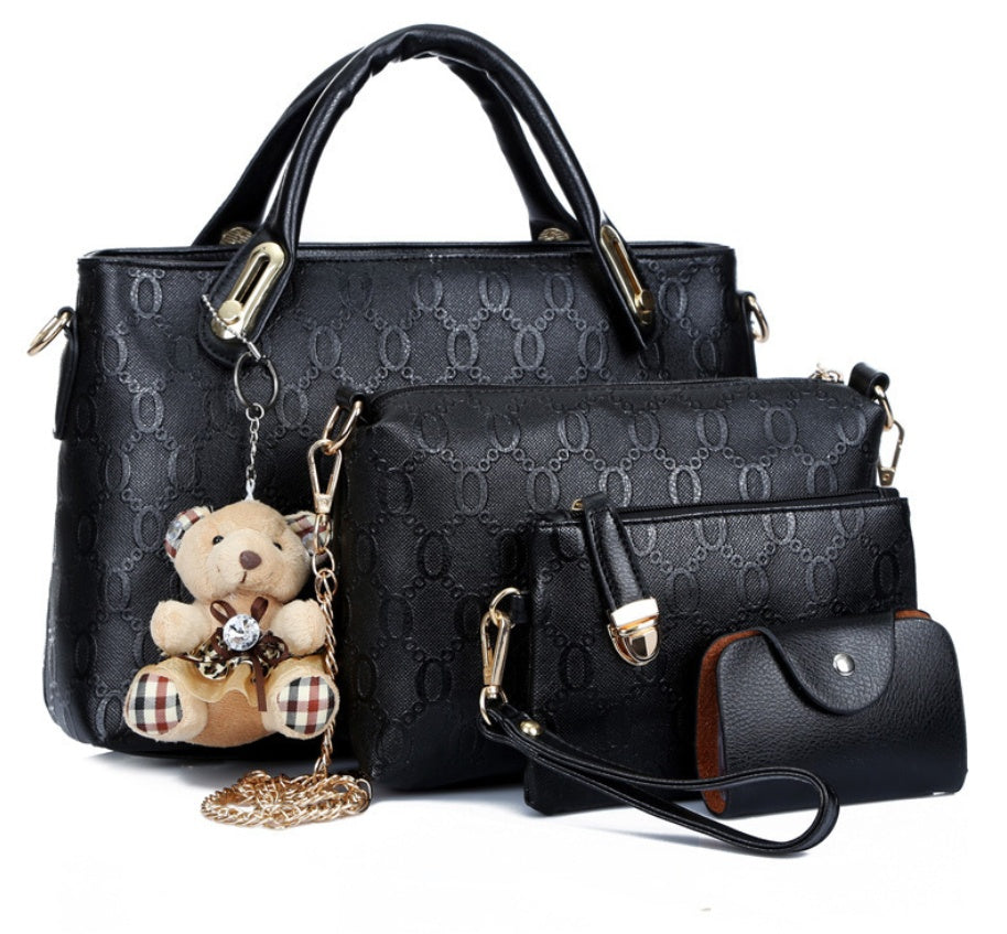 Sac à main femme gaufré noir carré, style child bag européen, vue de face, fermeture zip
