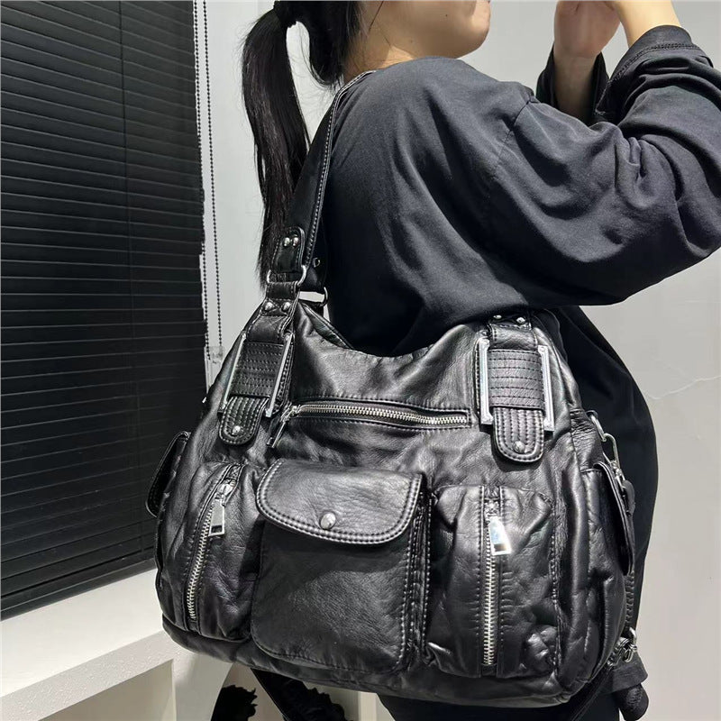Éva détail litchi pattern PU