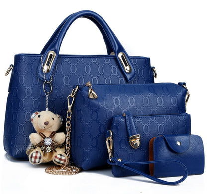Détail motif gaufré embossing relief sac à main gold femme, texture premium couleur unie

