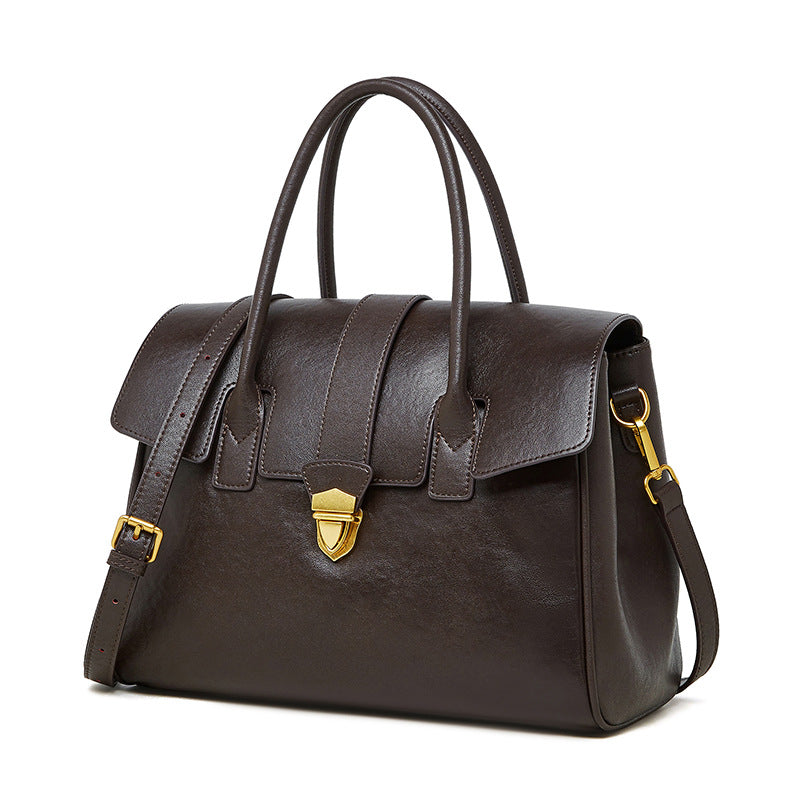 Sac commuter cuir fermeture verrou détail