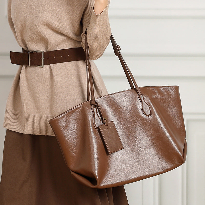 Tote bag cuir végétal vue face poche plaquée
