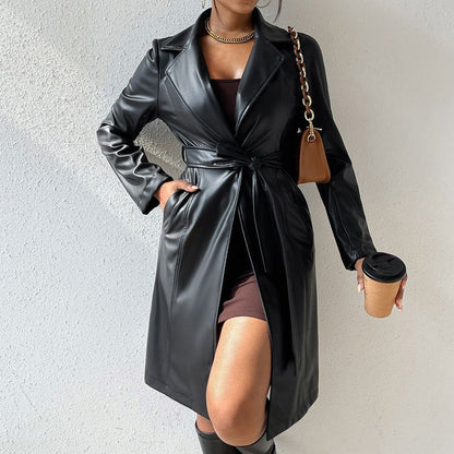 Trench coat long cuir PU noir Vogalia 100cm vue de face