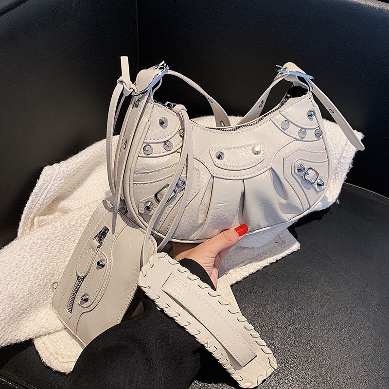 Sac Locomotive à Rivets : Élégance et Polyvalence au Quotidien - Vogalia