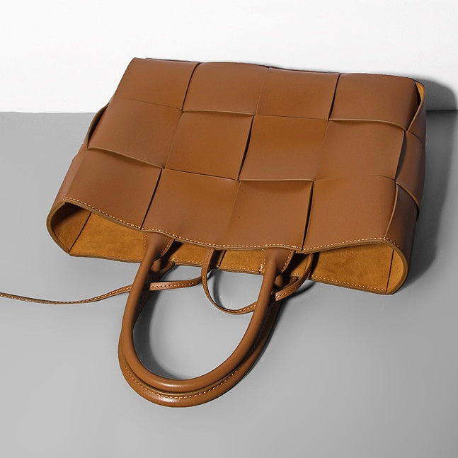 Régine cuir caramel tressé 33x11x24.5cm