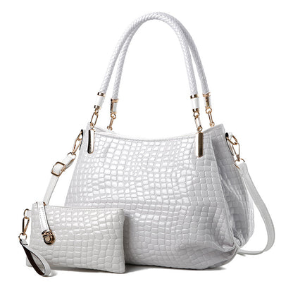 Intérieur grand sac épaule motif croco ouvert, organisation rangement, compartiments intérieurs

