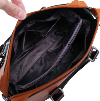 Détail coutures carrosserie car suture sac PU gris clair rétro femme, finition soignée tendance

