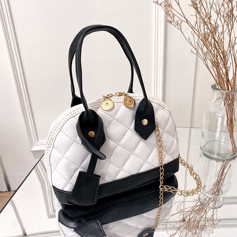 Sac coquille noir et blanc brodé