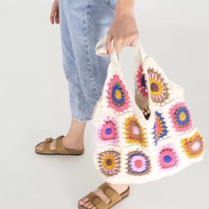 Gros plan maille crochet ajourée sac coton abricot, texture artisanale fil naturel tendance
