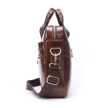 Régine détail cuir vachette messenger