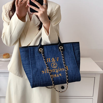 Grand sac bleu nuit chaîné