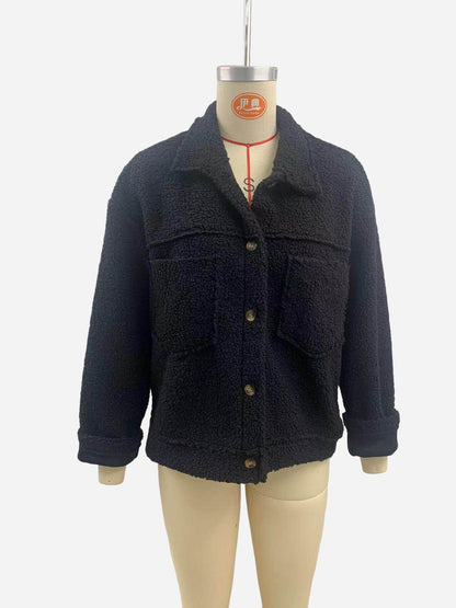 Rita manteau agneau détail boutonnage