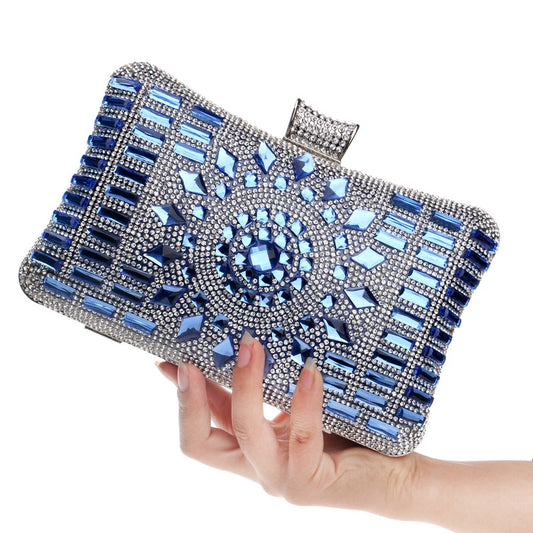 Pochette soirée femme luxe forme oreiller ornée de diamants strass style Cheongsam oriental