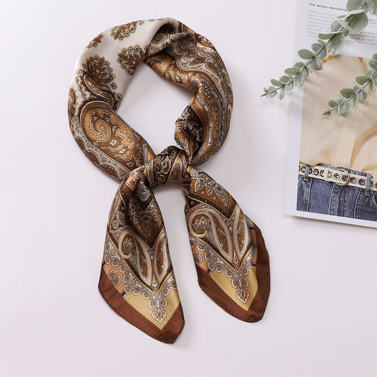 Foulard soie carré lettre noir