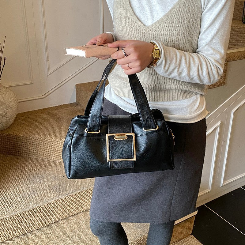 Sac à main PU boucle métal détail