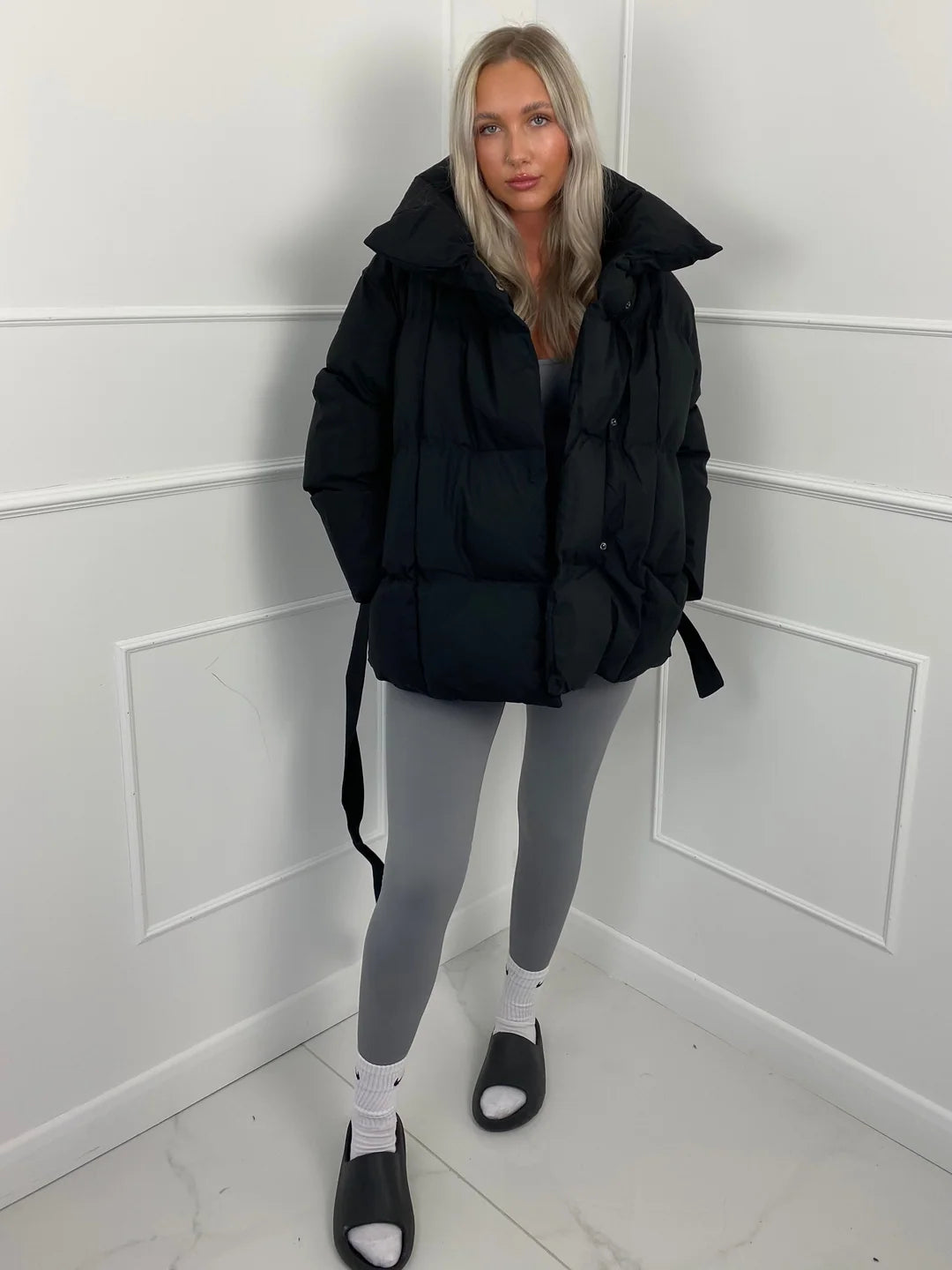 Manteau d’Hiver Femme avec Col à Revers et Ceinture – Chaud & Élégant