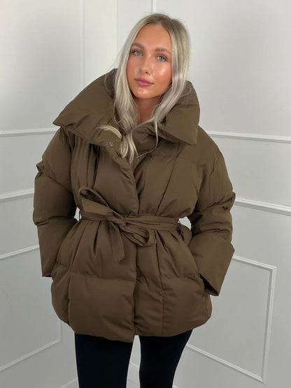 Manteau d’Hiver Femme avec Col à Revers et Ceinture – Chaud & Élégant