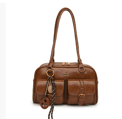 Sac épaule marron avec pendentif