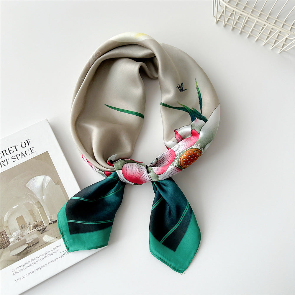 Foulard soie motif feuille bleue