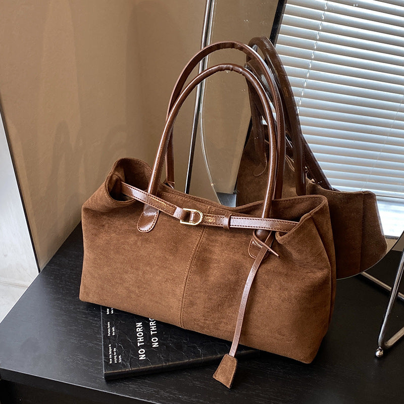 Tote daim rétro vue face