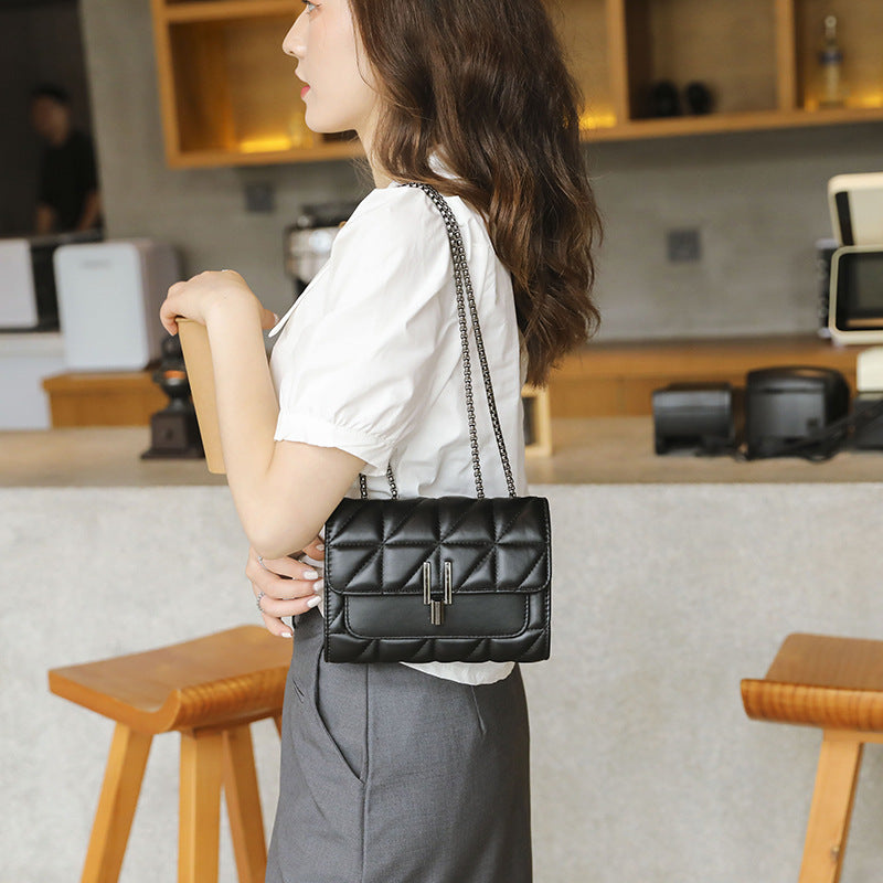 Sac losange noir chaîné