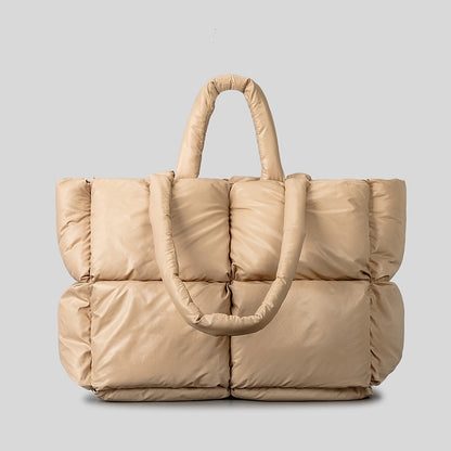 Sac matelassé kaki coordonné avec tenue d'hiver, accessoire fashion cross-border femme tendance
