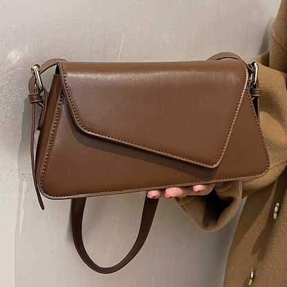 Sac bandoulière femme vue profil quotidien