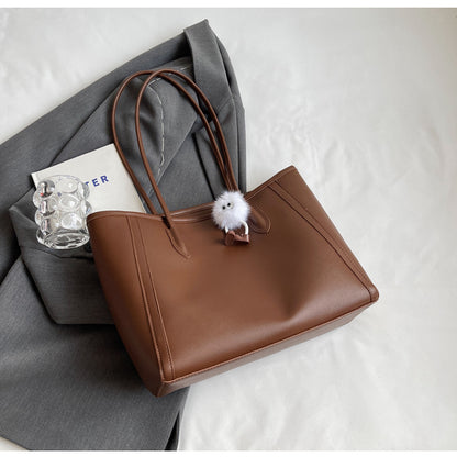 Sac épaule kaki vert militaire doux moderne tendance urbain femme