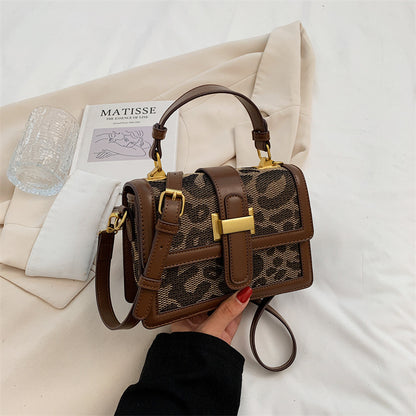 Petit sac rétro vue profil