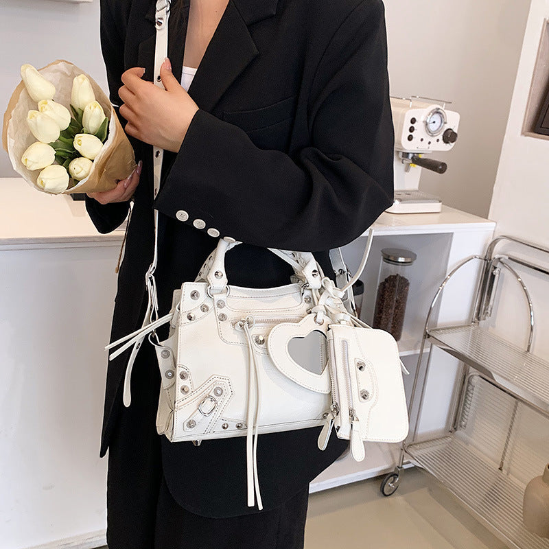 Sac carré blanc femme texture diagonale détails bicolores contrastés élégant