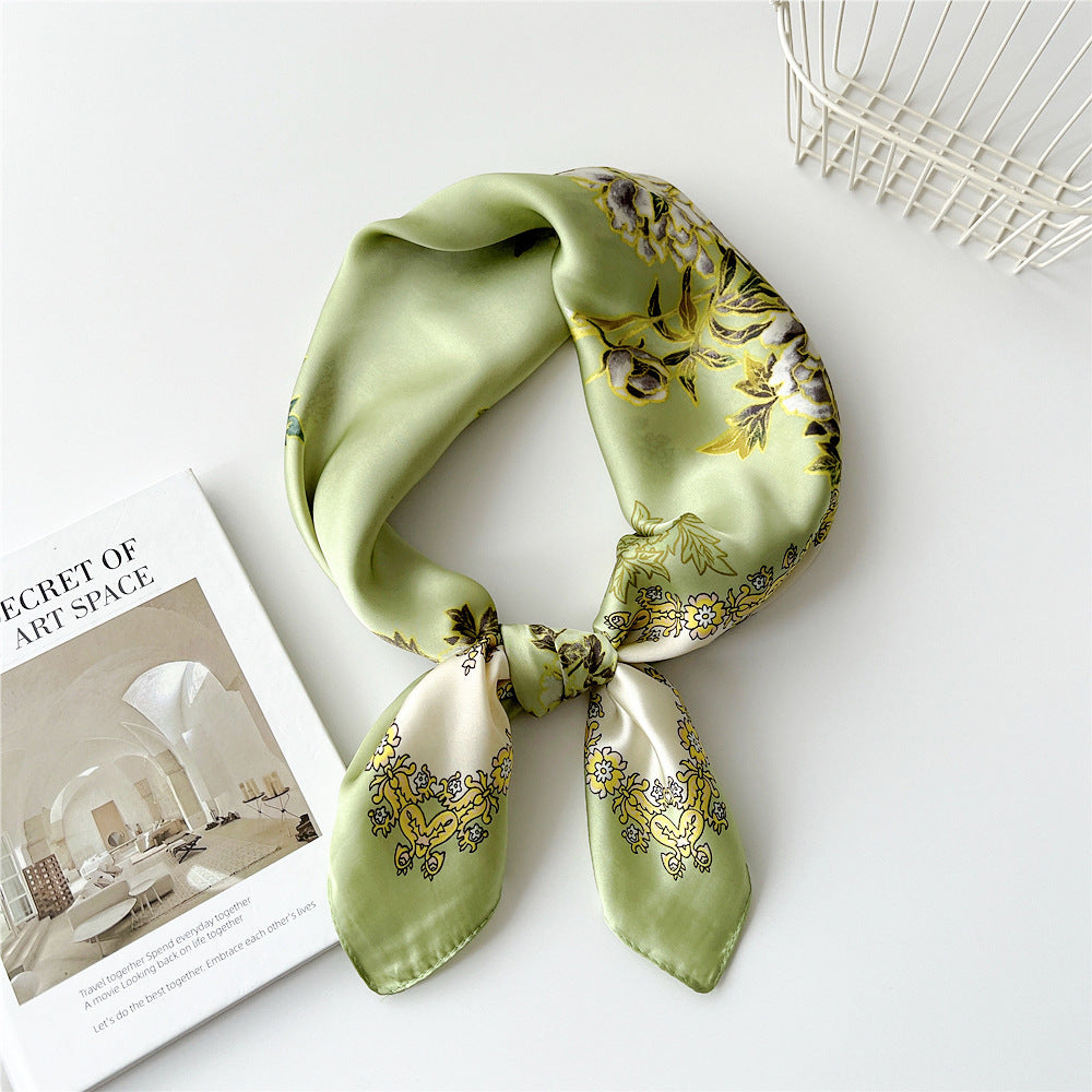 Foulard soie motif fleur papillon
